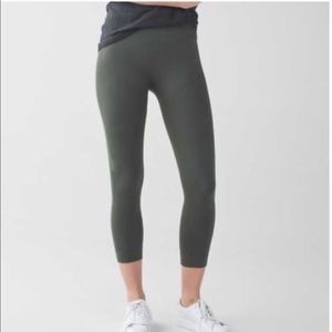 Lululemon Zone in Crop